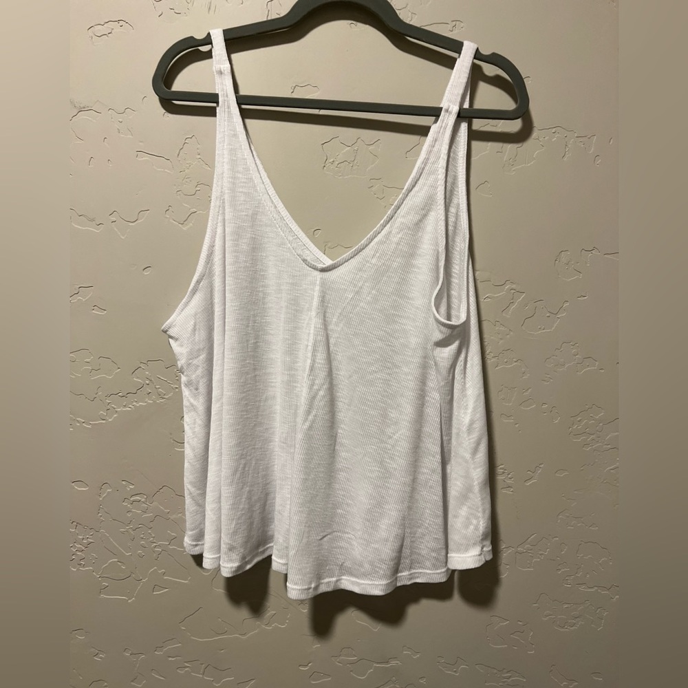 Simple flowy  free people tank